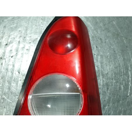 LAMPA TYLNA PRAWA OPEL AGILA 1.2 B 2002 89301422 