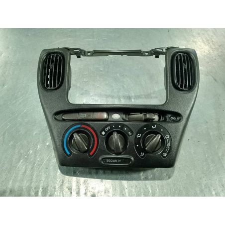 PANEL NAWIEWU TOYOTA YARIS VERSO 1.3 16V 2004 758277 