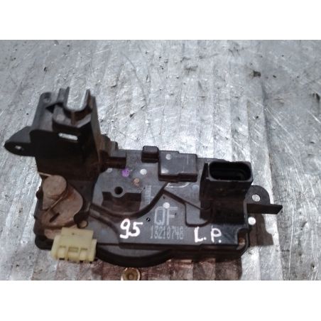 ZAMEK DRZWI LEWY PRZÓD OPEL ZAFIRA B 1.9 CDTI 2006 13210748QF 