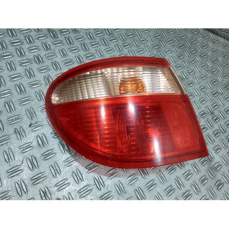 LAMPA TYLNA LEWA NISSAN ALMERA N16 1.5 16V 2002 