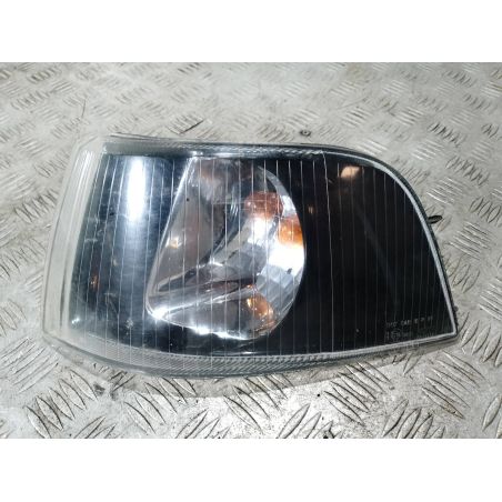 KIERUNKOWSKAZ LEWY VOLVO V40 ( 95-04 ) 1.9 DCI 2002 