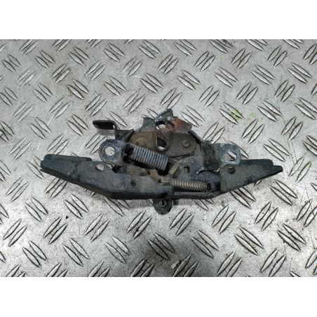 ZAMEK MASKI TOYOTA AVENSIS II T25 2.0 D4D 2005 