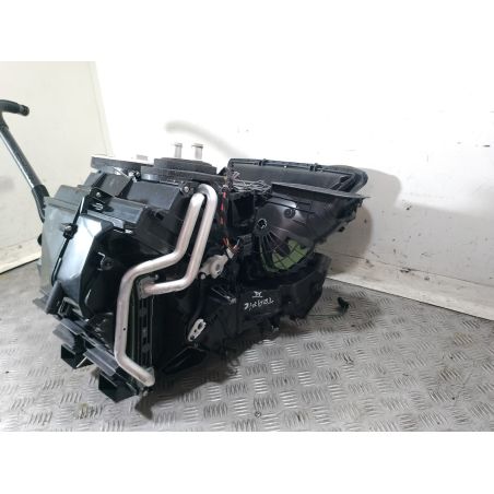 NAGRZEWNICA KOMPLETNA RENAULT TRAFIC III 2.0 DCI 2020 272701779R 