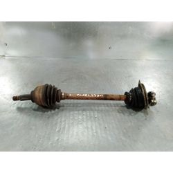 PÓŁOŚ LEWA PRZÓD OPEL VIVARO 1.9 DCI2003                                            