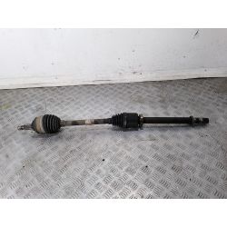 PÓŁOŚ PRAWA PRZÓD RENAULT SCENIC III ( 09-16 ) 1.9 DCI2009                                            