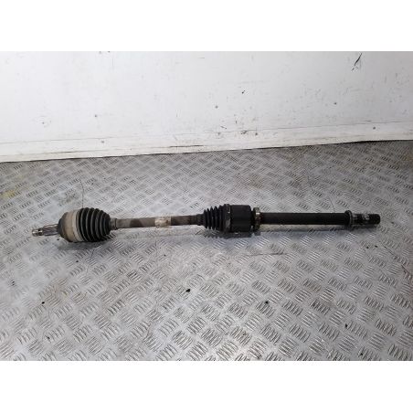 PÓŁOŚ PRAWA PRZÓD RENAULT SCENIC III ( 09-16 ) 1.9 DCI 2009 