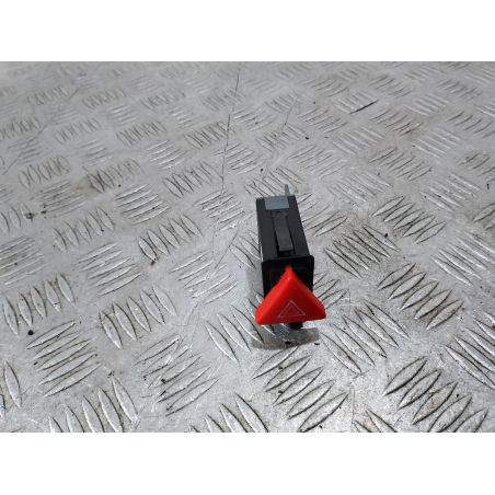 WŁĄCZNIK ŚWIATEŁ AWARYJNYCH SKODA OCTAVIA I 2.0 B 1999 