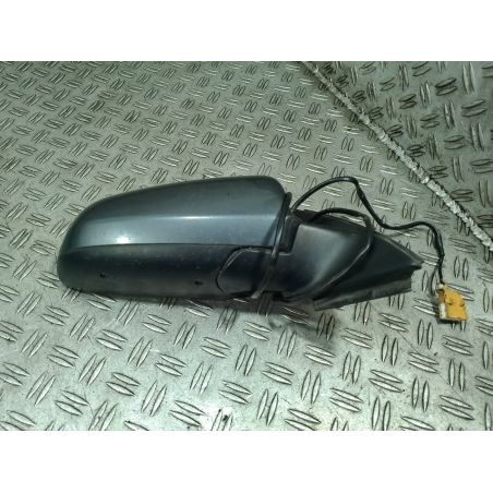 LUSTERKO PRAWE AUDI A4 B6 2.0 ALT 2000 