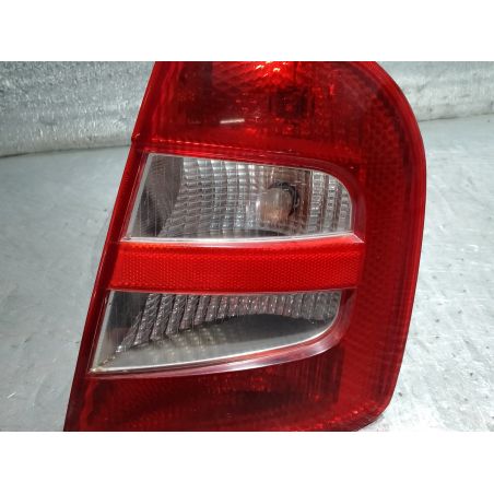 LAMPA TYLNA PRAWA SKODA FABIA I 1.4 MPI 2001 6Y6945096B 