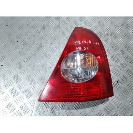 LAMPA TYLNA PRAWA RENAULT CLIO II LIFT 1.2 8V 2004 