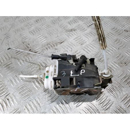 ZAMEK DRZWI LEWY PRZÓD AUDI A4 B5 1.9 TDI 1998 8D1897015E 