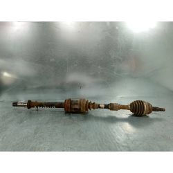 PÓŁOŚ PRAWA PRZÓD TOYOTA AVENSIS II T25 2.2 D4D2006                                            