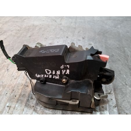 ZAMEK DRZWI LEWY PRZÓD MERCEDES-BENZ VANEO 1.7 CDI 2002 A4147200635 