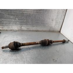 PÓŁOŚ PRAWA PRZÓD CITROEN C4 1.4 16V2008                                            