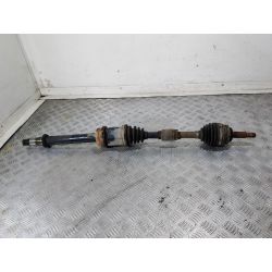 PÓŁOŚ PRAWA PRZÓD TOYOTA AVENSIS II T25 2.0 D4D2006                                            