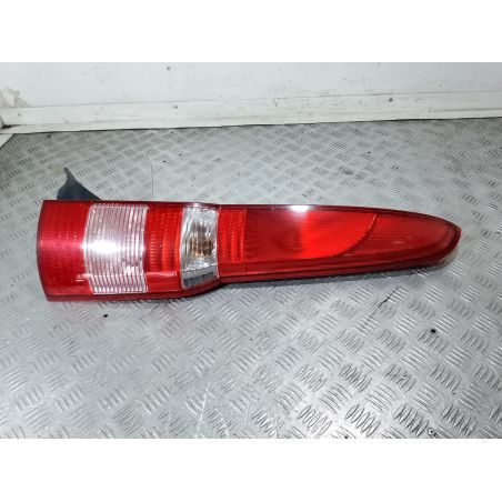 LAMPA TYLNA PRAWA FIAT PANDA II 1.3 JTD 2010 