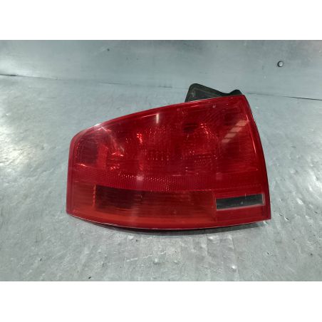 LAMPA TYLNA LEWA AUDI A4 B7 2.0 20V 2004 8E5945095 