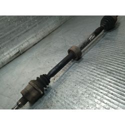 PÓŁOŚ PRAWA PRZÓD OPEL CORSA D 1.3 CDTI2003                                            