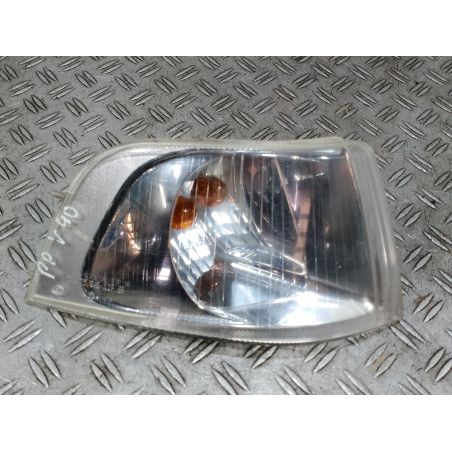 KIERUNKOWSKAZ PRAWY VOLVO V40 ( 95-04 ) 1.9 DCI 2003 30865563 