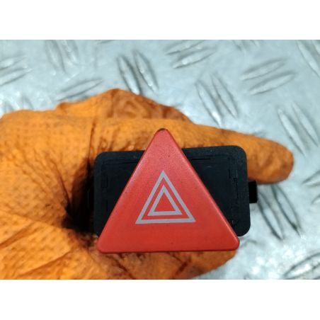 WŁĄCZNIK AWARYJNYCH AUDI  A3 8L 1.9 TDI 1999 8L0941509F 