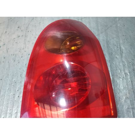 LAMPA TYLNA PRAWA NISSAN PRIMERA P12 ( 03-07 ) 1.9 DCI 2003 