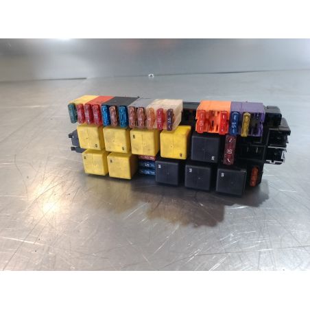 SKRZYNKA BEZPIECZNIKÓW MERCEDES-BENZ KLASA S W 220 3.2 6V 2000 A0285459832 