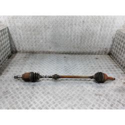 PÓŁOŚ PRAWA PRZÓD NISSAN MICRA K12 ( 02-10 ) 1.2 16V2005                                            