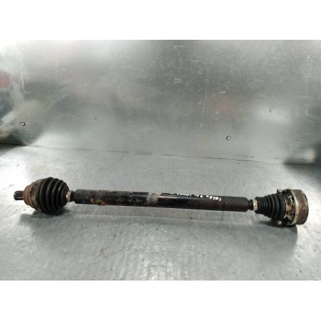 PÓŁOŚ PRAWA PRZÓD VW PASSAT B6 1.9 TDI 2007 