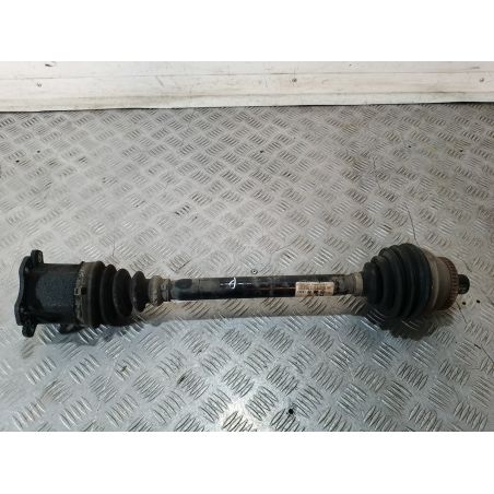 PÓŁOŚ PRAWA PRZÓD AUDI A4 B6 2.0 B 2001 