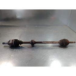 PÓŁOŚ PRAWA PRZÓD TOYOTA YARIS VERSO 1.3 16V2001                                            