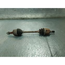 PÓŁOŚ LEWA PRZÓD HYUNDAI I30 I 1.6 CRDI2010                                            