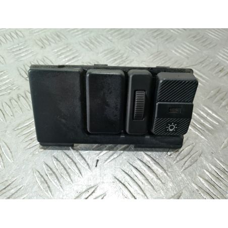 PRZEŁĄCZNIK ŚWIATEŁ VW T4 1.9 D 1992 701858099 