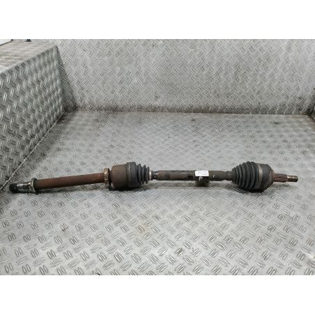 PÓŁOŚ PRAWA PRZÓD RENAULT LAGUNA III ( 07-15 ) 1.5 DCI 2007 8200676172 