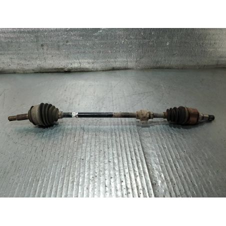 PÓŁOŚ PRAWA PRZÓD TOYOTA YARIS II ( 06-11 ) 1.3 16V 2010 