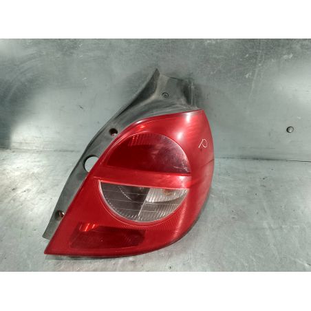 LAMPA TYLNA PRAWA RENAULT CLIO III ( 05-13 ) 1.2 16V 2008 