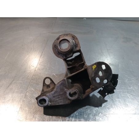 ŁAPA SILNIKA VW PASSAT B5 1.9 TDI 1999 4B0199352B 