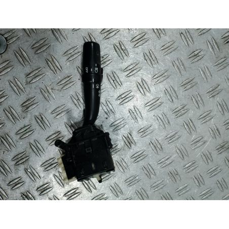 PRZEŁĄCZNIK MANETKA KIERUNKOWSKAZÓW TOYOTA AVENSIS VERSO 2.0 D4D 2003 173650A 