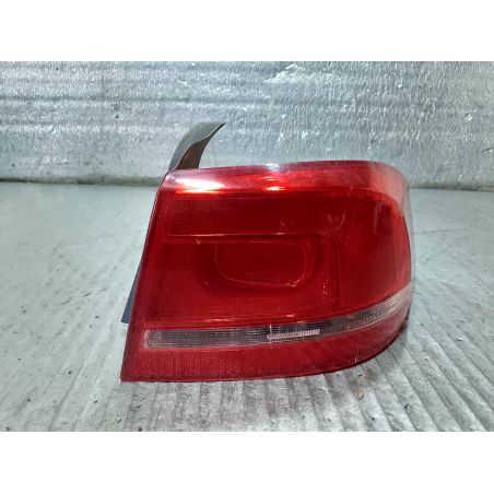 LAMPA TYLNA PRAWA VW PASSAT B7 2.0 TDI 2011 3AE945096F 