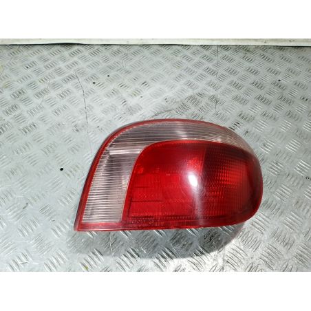 LAMPA TYLNA PRAWA TOYOTA YARIS I ( 99-05 ) 1.0 VVTI 2000 