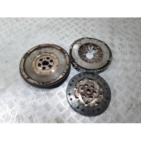 SPRZĘGŁO KOMPLETNE VW GOLF IV 1.9 TDI 2003 038141025D 