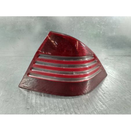 LAMPA TYLNA PRAWA MERCEDES-BENZ W220 3.2 CDI 2000 