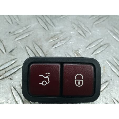 PRZYCISK OTWIERANIA KLAPY MAYBACH X222 6.0 V12 2015 2208211479 