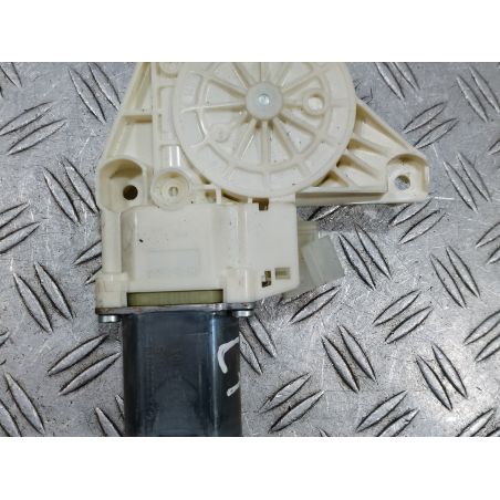 SILNICZEK SZYBY LEWY TYŁ MAYBACH X222 6.0 V12 2015 A1669060301 