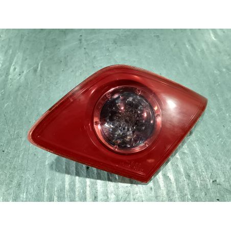 LAMPA TYLNA PRAWA W KLAPE MAZDA 3 1.6 16V 2004 