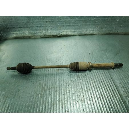 PÓŁOŚ PRAWA PRZÓD RENAULT CLIO III ( 05-13 ) 1.2 16V 2008 