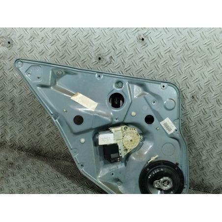 PODNOŚNIK SZYBY LEWY TYŁ ZE STELAŻEM SEAT CORDOBA II 1.4 2007 6L4839751AF      6Q0959811B 