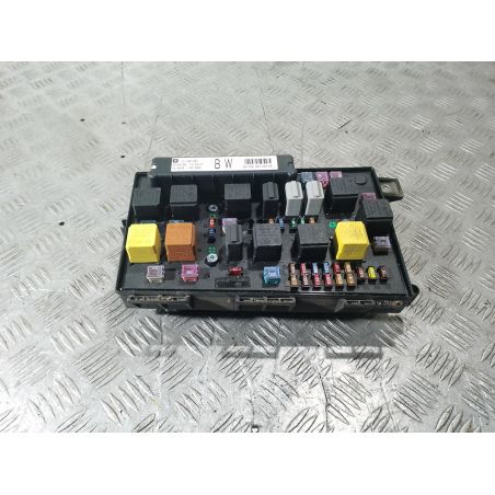 SKRZYNKA BEZPIECZNIKÓW OPEL ASTRA H 1.7 CDTI 2004 13145043 