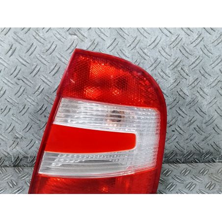 LAMPA TYLNA PRAWA SKODA FABIA I 1.2 B 2005 6Y6945096D 