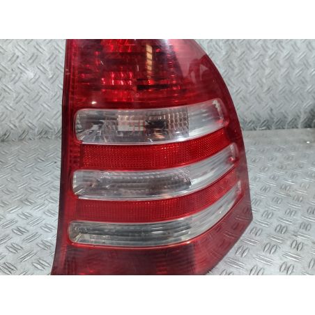 LAMPA TYLNA PRAWA MERCEDES-BENZ W203 2.2 CDI 2002 