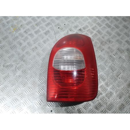 LAMPA TYLNA PRAWA CITROEN XSARA PICASSO 1.6 HDI 2005 9650005780 